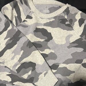 Aerie Gray Camo Women's Sweater